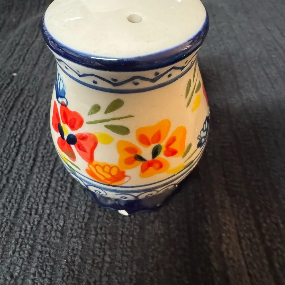 Gibson Elite Luxembourg Hand Painted Salt and Pepper Shakers‎
